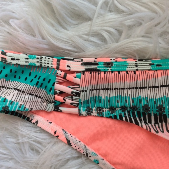 NWOT Eidon Wayfarer Kahina Bikini - Picture 5 of 13